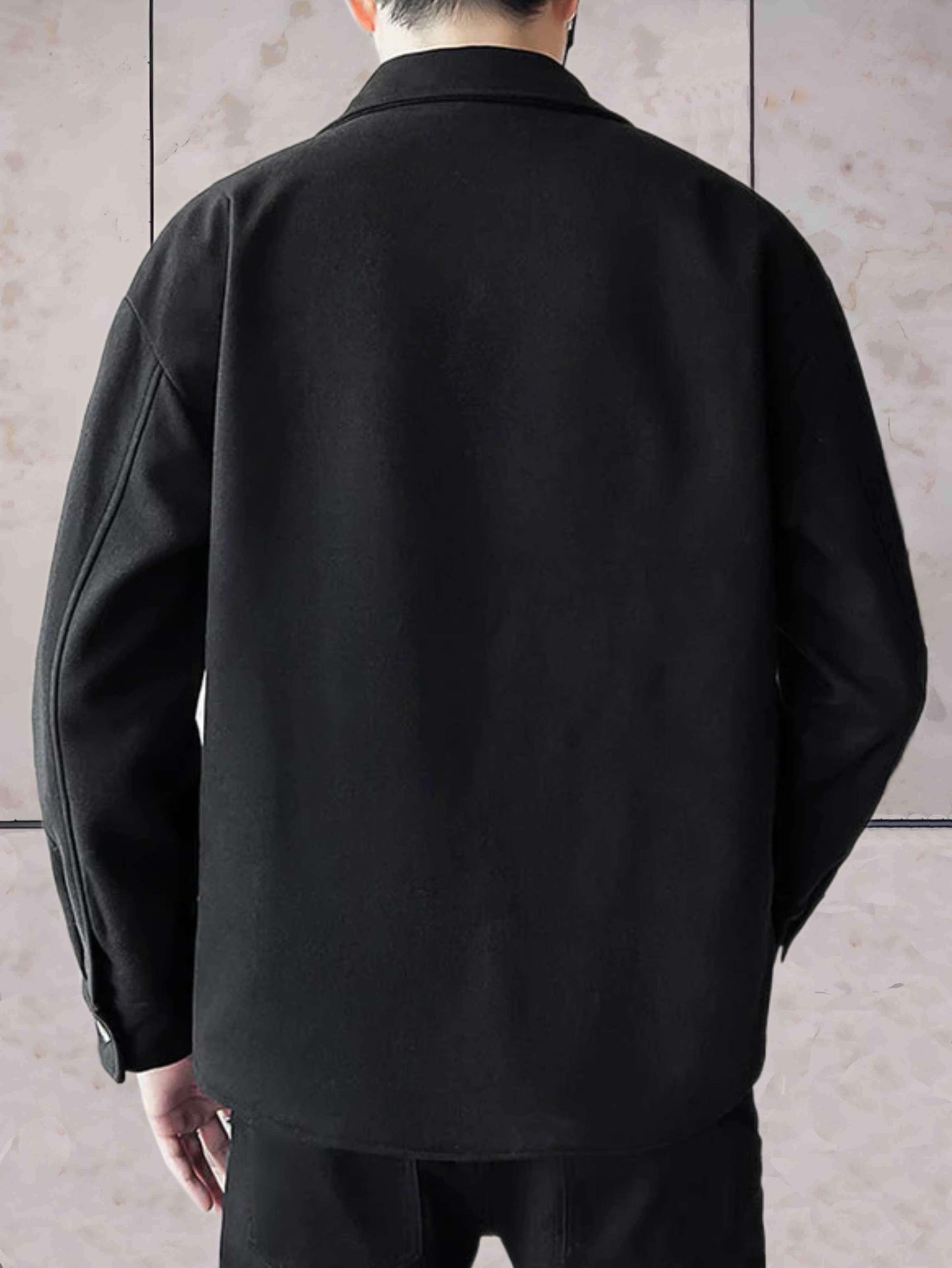 Terry - eenvoudig en kort wollen jack met borstzakken en knoopsluiting