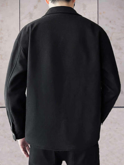 Terry - eenvoudig en kort wollen jack met borstzakken en knoopsluiting