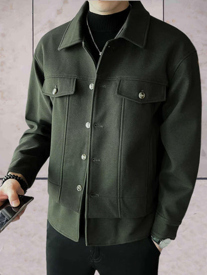 Terry - eenvoudig en kort wollen jack met borstzakken en knoopsluiting