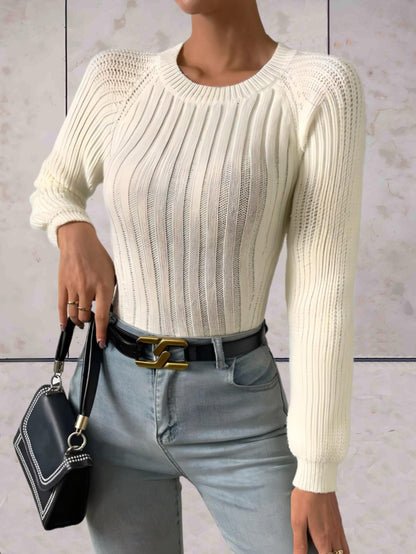 Tess - Witte slim fit trui ronde hals, geribbeld reliëfontwerp en semi-rugloos