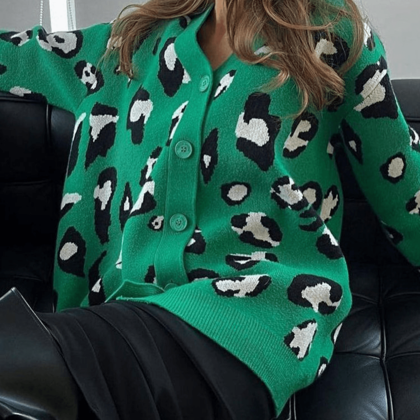 Annele Dekker Cardigan | Trendy gekleurd warm vest met knopen voor dames