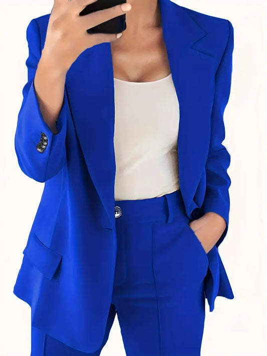 Marie - Blazer met revers en uitlopende broek in een set met knoopsluiting