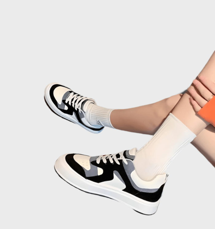 Nona - Meerkleurige sneakers met veters en patroonontwerp