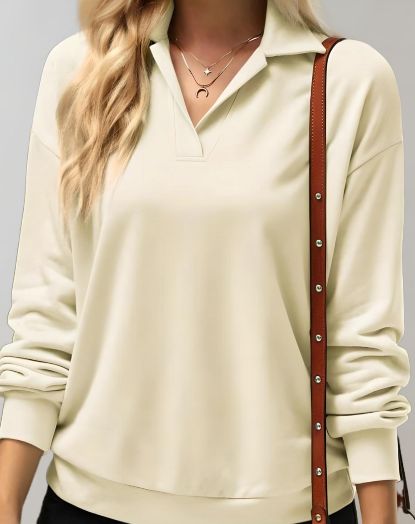 Caroline | Oversized trui met lage v-uitsnijding en kraag