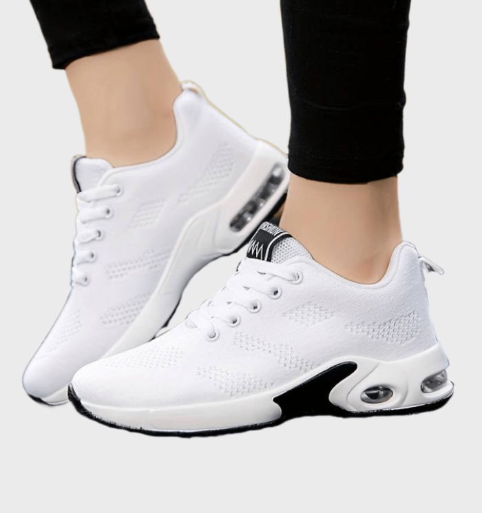 Judy Ann-  Mooi passende hardloopsneakers met veters en grote tong