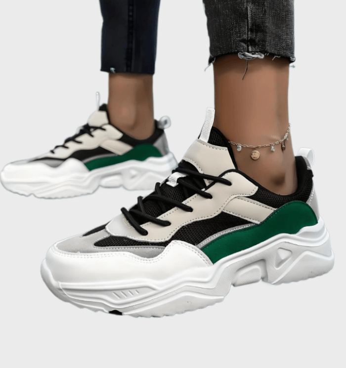 Clara- Kleurrijke sneakers met dikke zool en veters