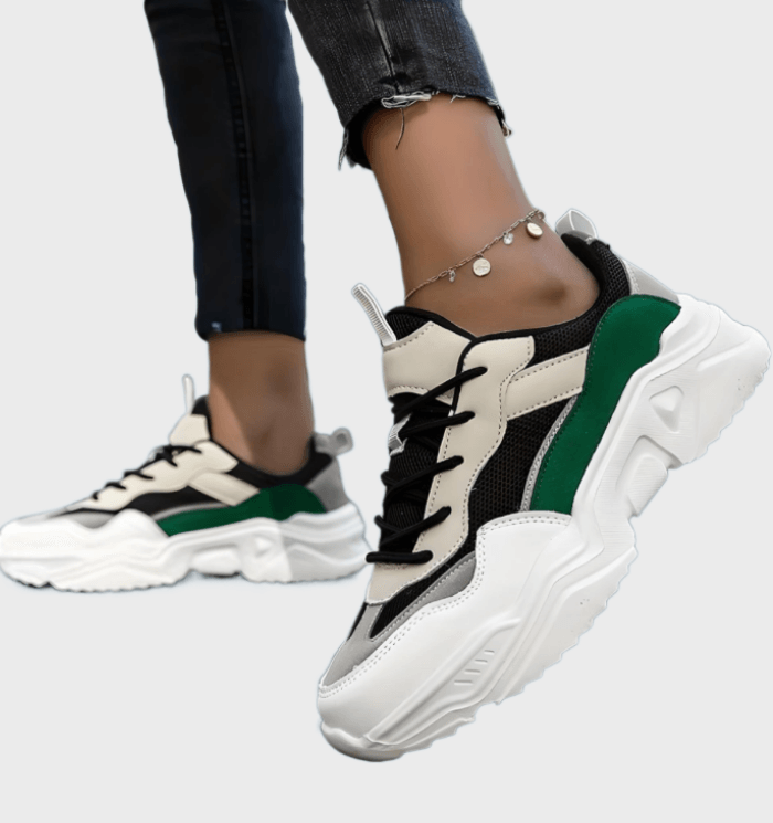 Clara- Kleurrijke sneakers met dikke zool en veters