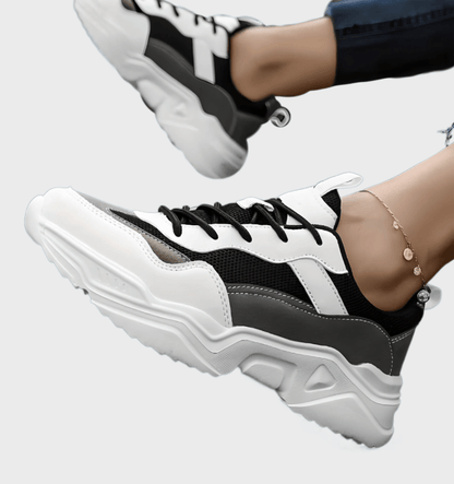 Clara- Kleurrijke sneakers met dikke zool en veters