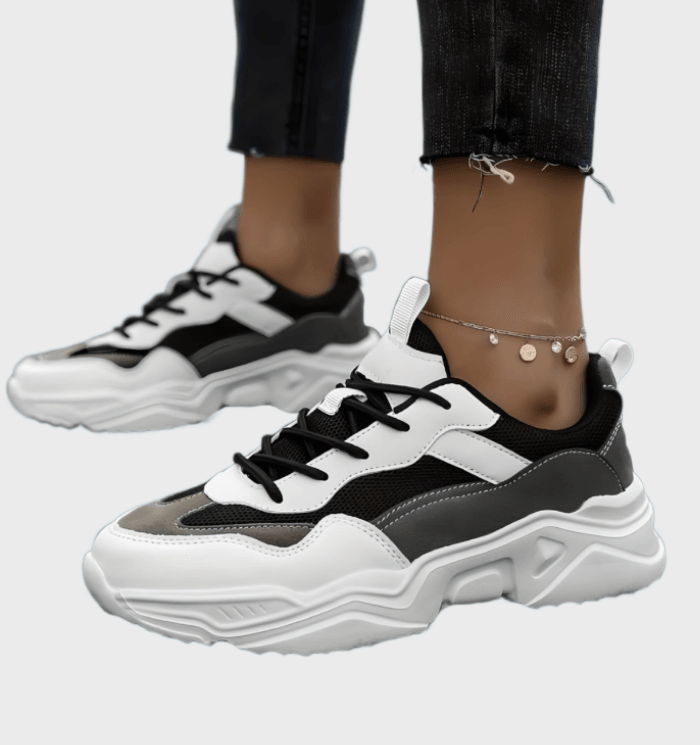 Clara- Kleurrijke sneakers met dikke zool en veters