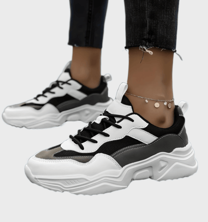 Clara- Kleurrijke sneakers met dikke zool en veters