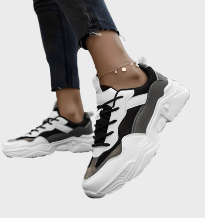 Clara- Kleurrijke sneakers met dikke zool en veters