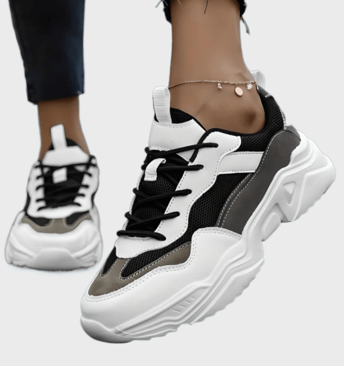 Clara- Kleurrijke sneakers met dikke zool en veters