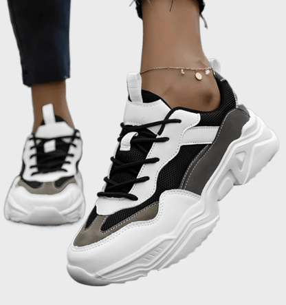 Clara- Kleurrijke sneakers met dikke zool en veters