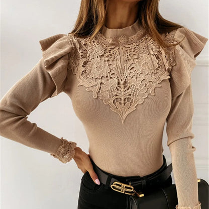 Emilia | Trui met col, ruches en kanten details