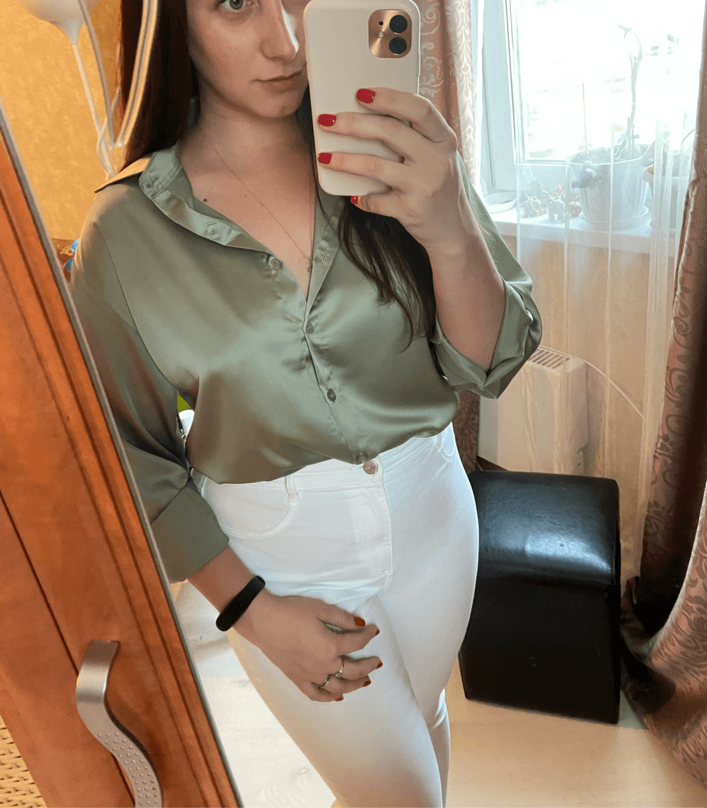 Olivia Blouse | Elegante satijnen blouse met lange mouwen en kraag voor dames