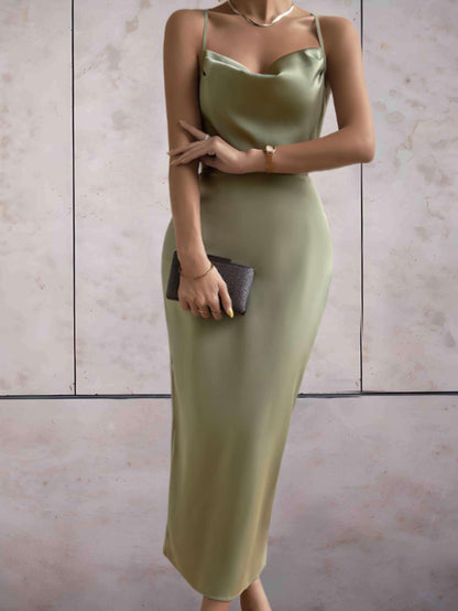 Georgina - Formele satijnen jurk open rug in groen