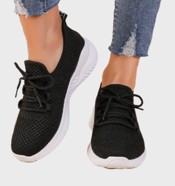 Beatrice - Comfortabele sneakers met veters in zwart en wit