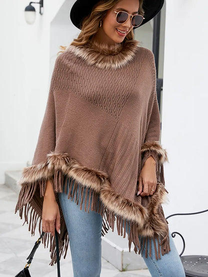 Bruine poncho met imitatiebont