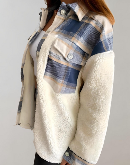 Mavie | Eenvoudig geruit flanellen en fleece combinatiejack met borstzakken en knoopsluiting