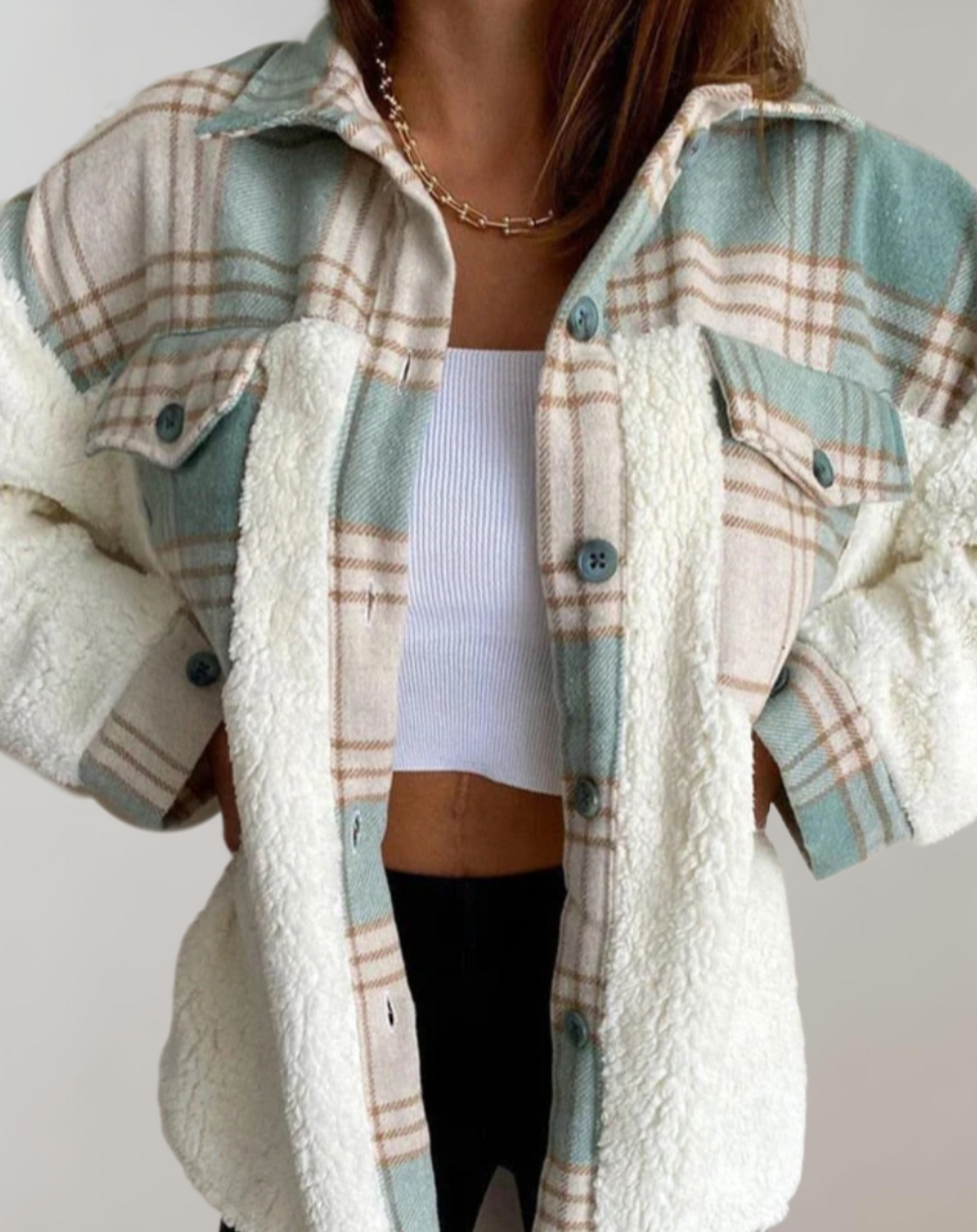 Mavie | Eenvoudig geruit flanellen en fleece combinatiejack met borstzakken en knoopsluiting