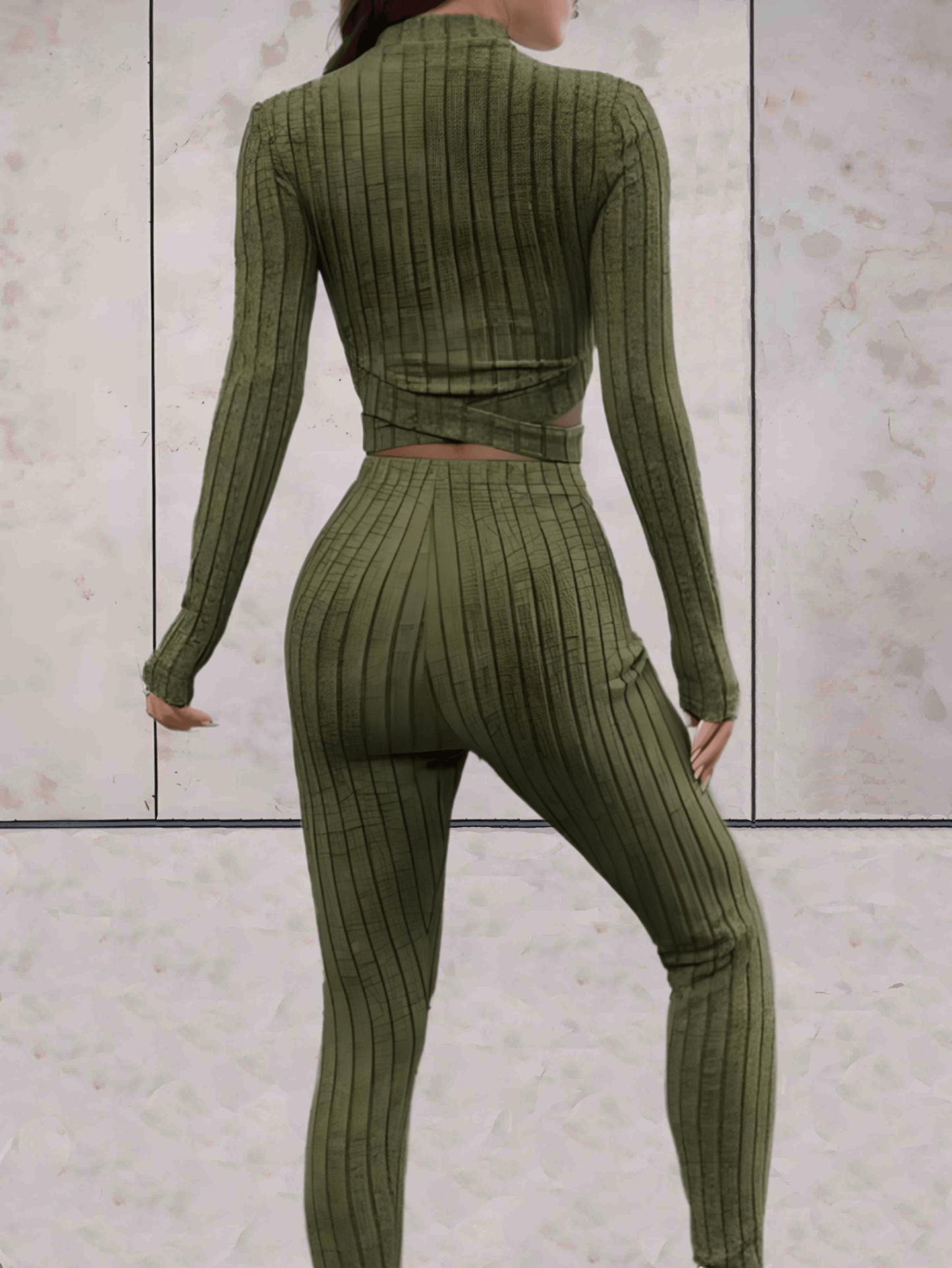 Maxinne - 2-delige workout set met cropped top met lange mouwen en x tie design met bijpassende joggingbroek