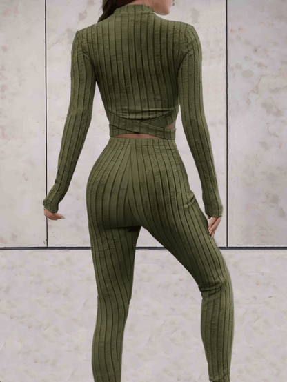 Maxinne - 2-delige workout set met cropped top met lange mouwen en x tie design met bijpassende joggingbroek