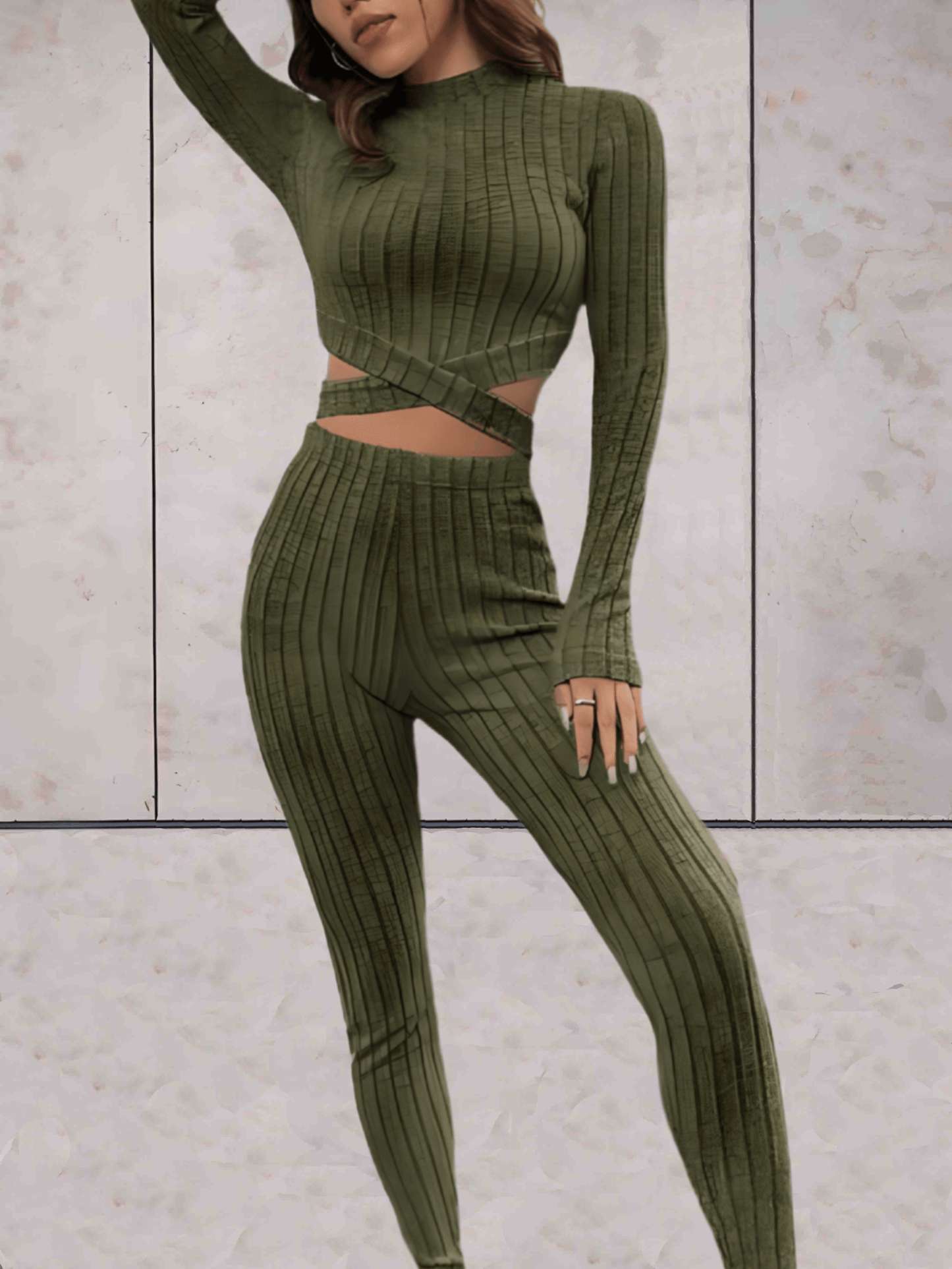 Maxinne - 2-delige workout set met cropped top met lange mouwen en x tie design met bijpassende joggingbroek