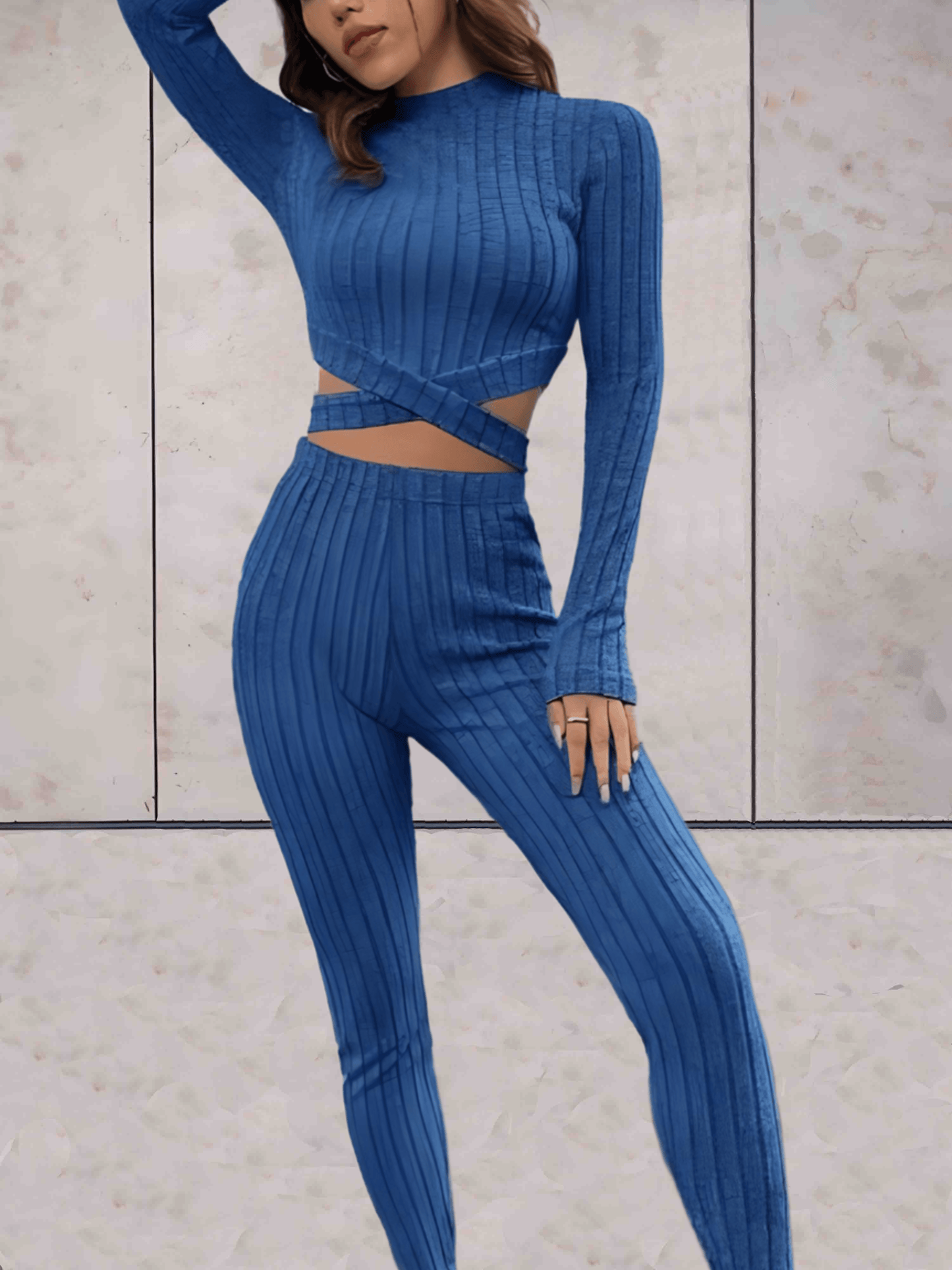 Maxinne - 2-delige workout set met cropped top met lange mouwen en x tie design met bijpassende joggingbroek