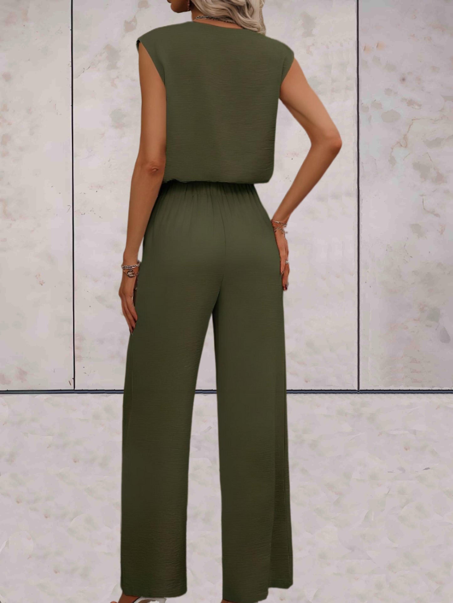 Veronica |  Effen 2-delige setjes eenvoudig en chique v-uitsnijding voor en met strikbandjes in de taille