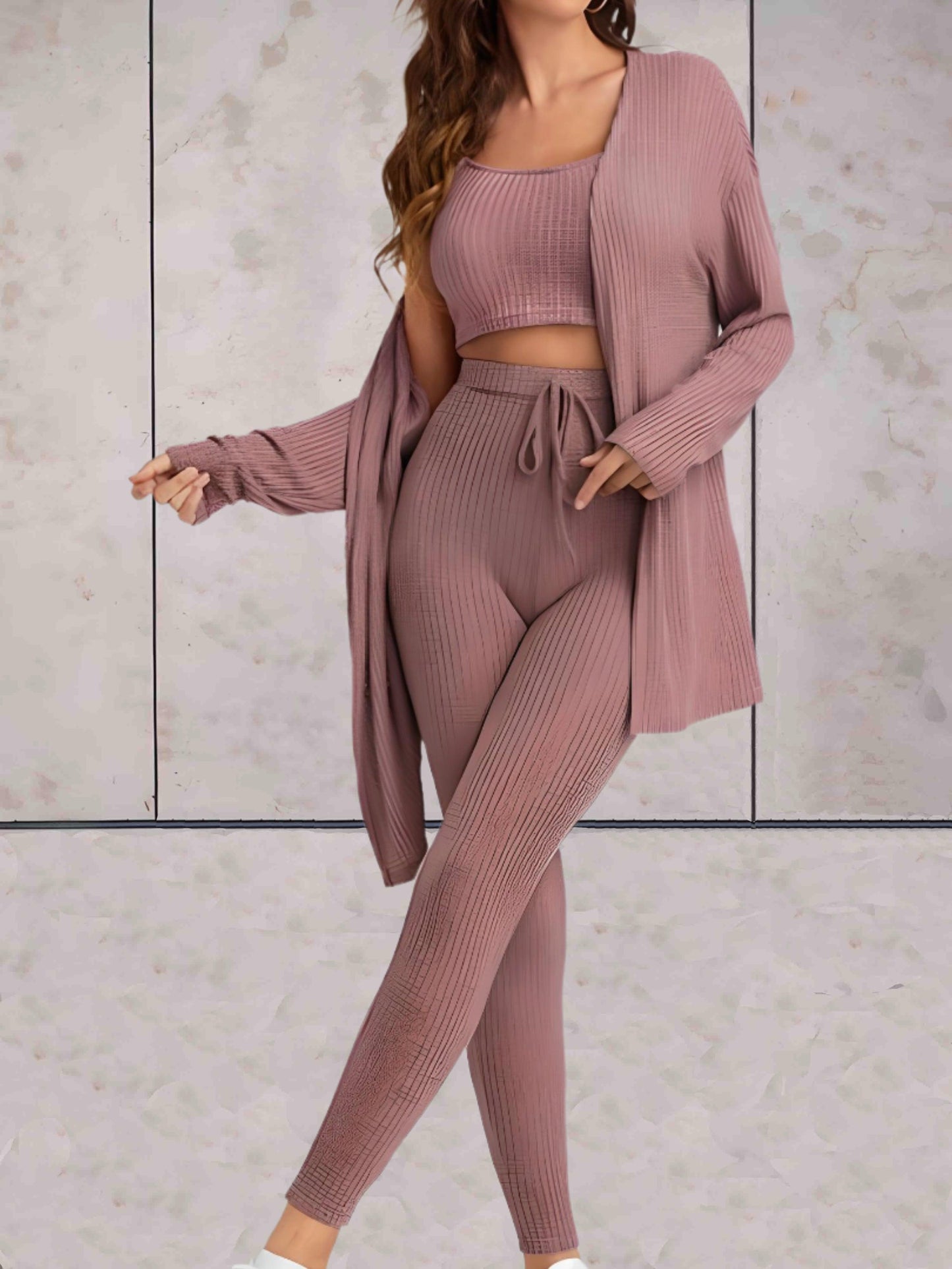 Sierra - comfortabele casual set van hoog getailleerde broek met knoop, crop top zonder mouwen en een oversized sweater