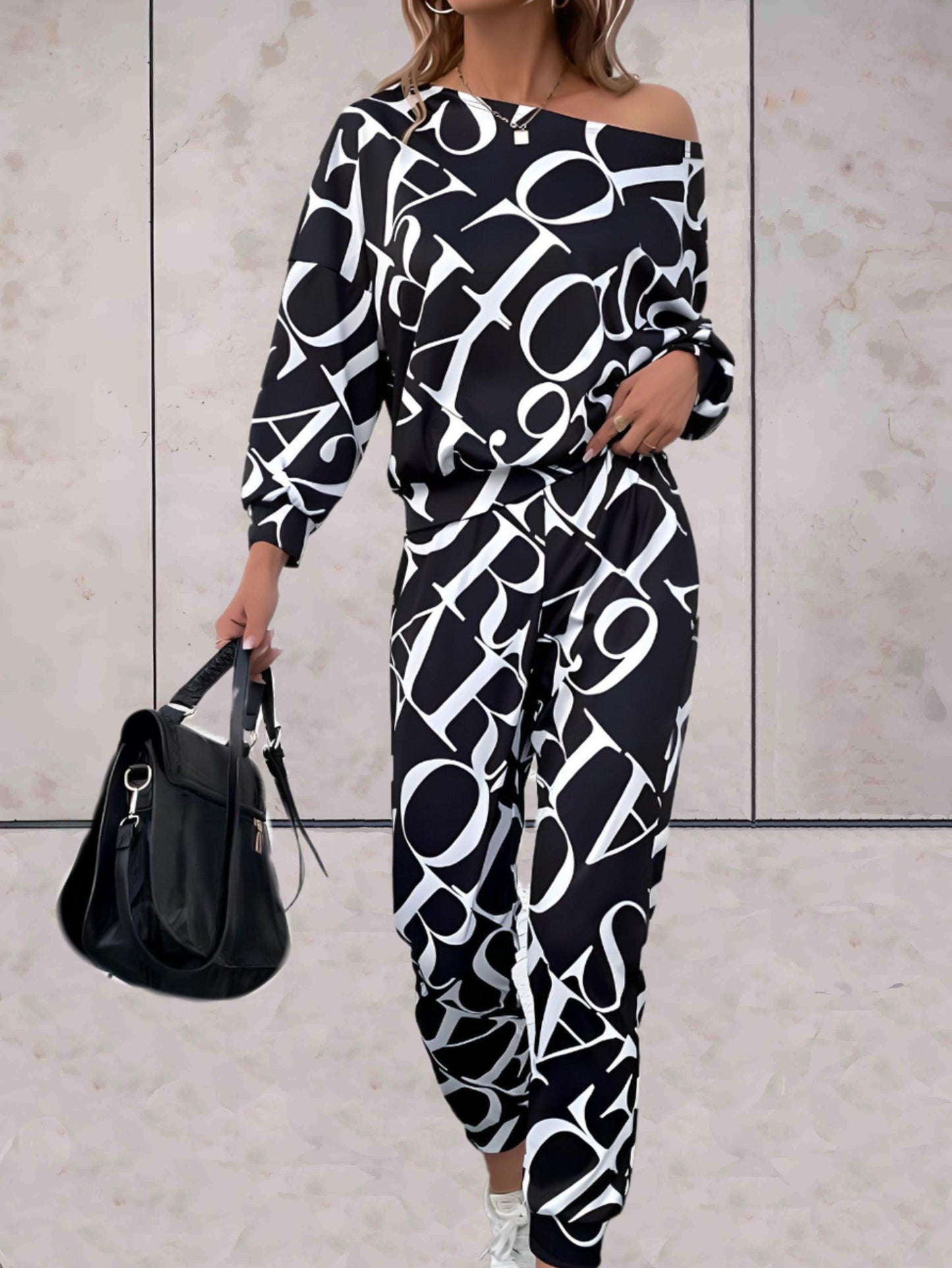 Francine -  2-delige set met oversized off-shoulder top en bijpassende broek met grote letterprints