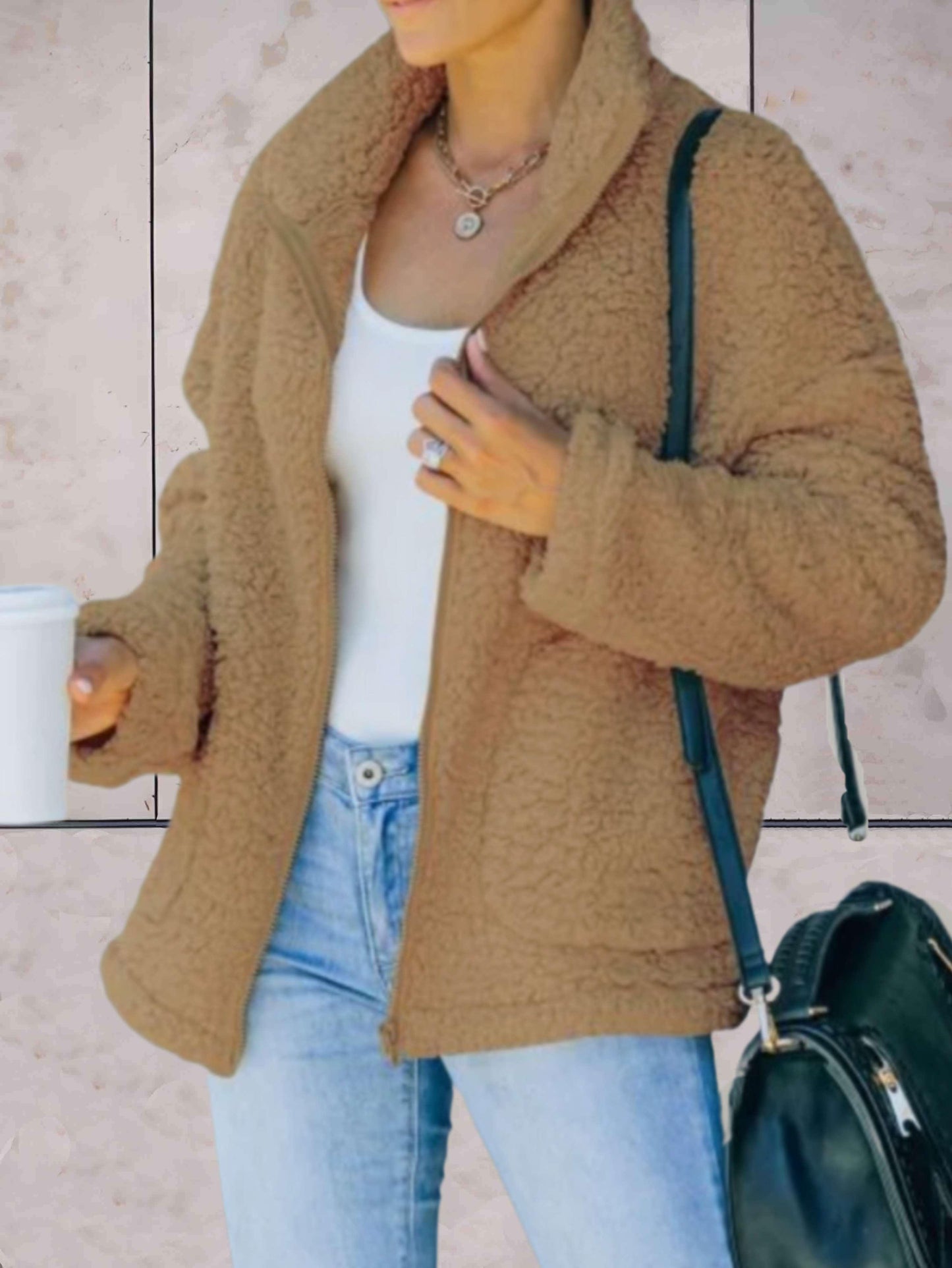 Joan | Warme lamswollen jas met hoge hals en rits over de hele lengte